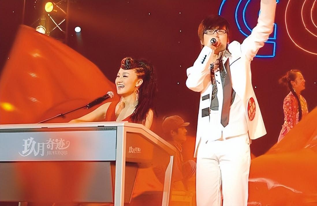 b体育官网-玖月奇迹离婚7年，王小玮近况曝光，43岁无婚无育，发福显老