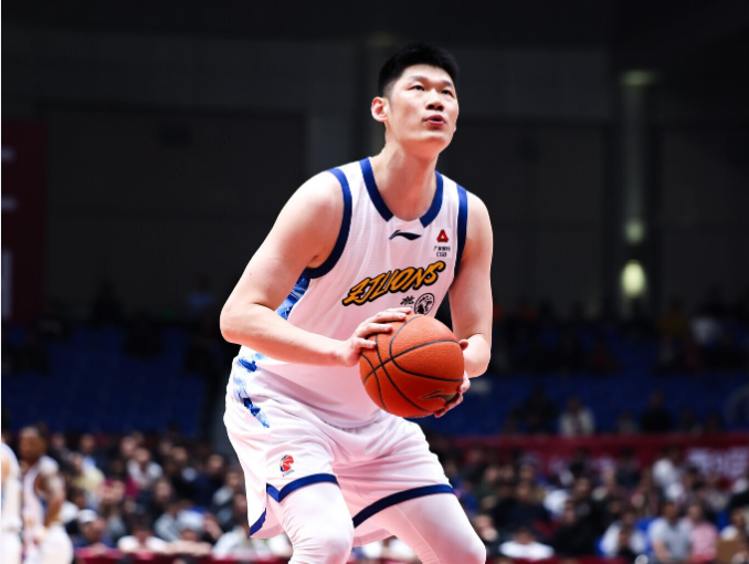 b体育官网-胡金秋27+9爆发！卫冕冠军广厦灭广州止连败 袁照耀20+5三分